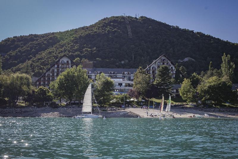 Village Club Les Hyvans 3*