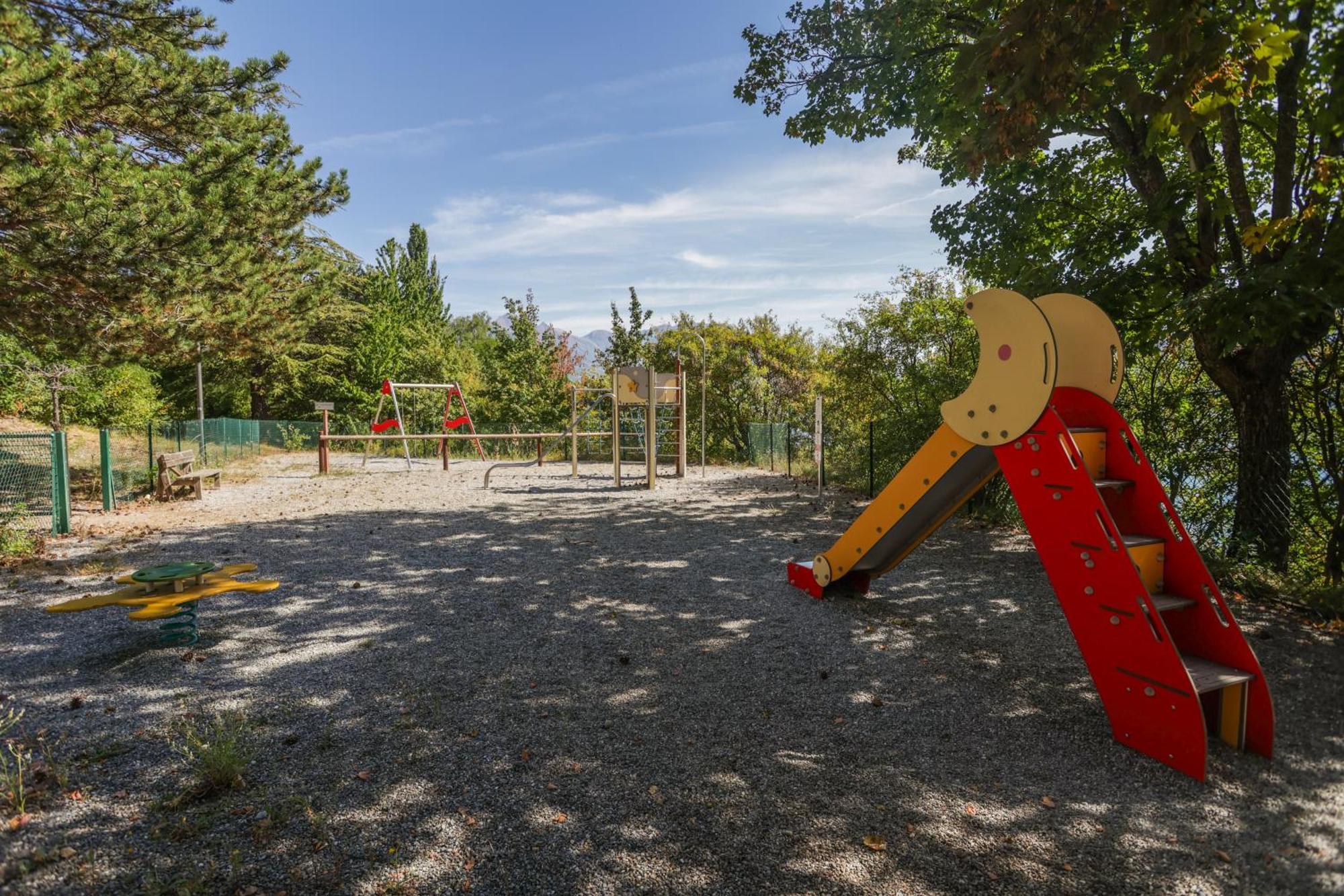 Village Club Les Hyvans 3*
